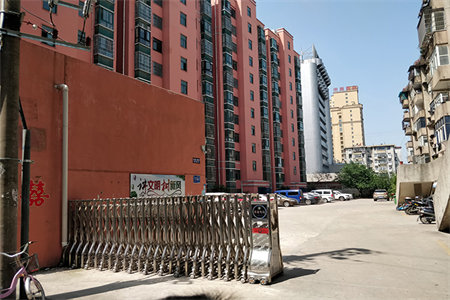 城北嘉誉商贸城3室2厅1卫61万135m2出售