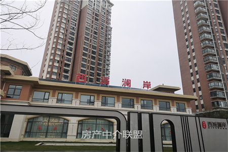 河畔豪庭4室2厅2卫92万128m2毛坯房出售